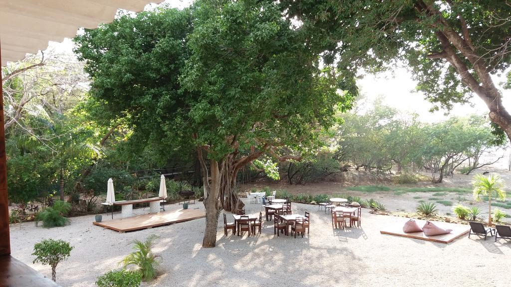 Hotel Casa Blanca Tamarindo Kültér fotó