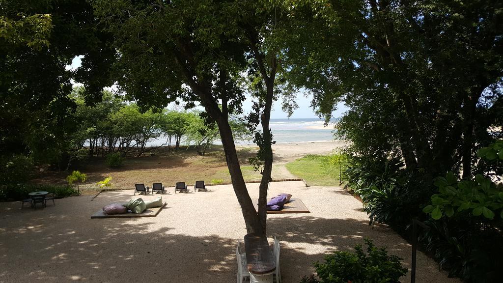 Hotel Casa Blanca Tamarindo Kültér fotó
