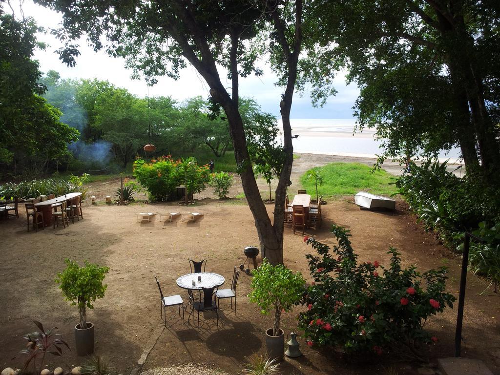 Hotel Casa Blanca Tamarindo Kültér fotó