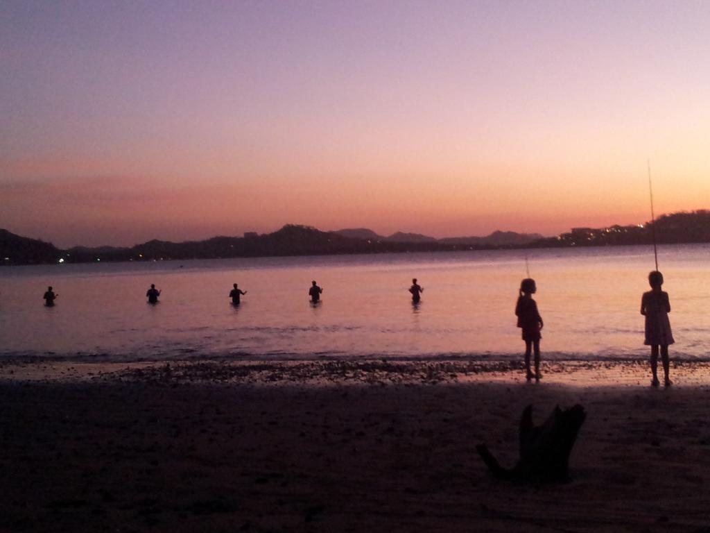Hotel Casa Blanca Tamarindo Kültér fotó